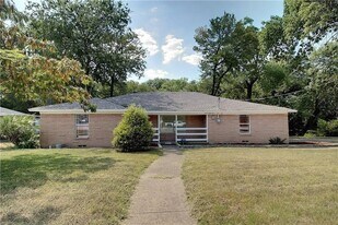 8115 Claremont Dr in Dallas, TX - Building Photo