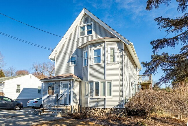 431 Massasoit Rd, Unit #2 431 Massasoit Rd. in Worcester, MA - Building Photo - Building Photo