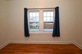 18911 Locherie Ave in Euclid, OH - Foto de edificio - Building Photo