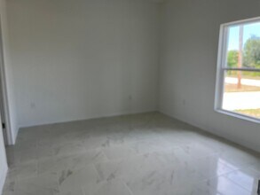 610 Kleinart Dr in Lehigh Acres, FL - Building Photo - Building Photo