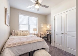 The Standard at Auburn in Auburn, AL - Foto de edificio - Building Photo