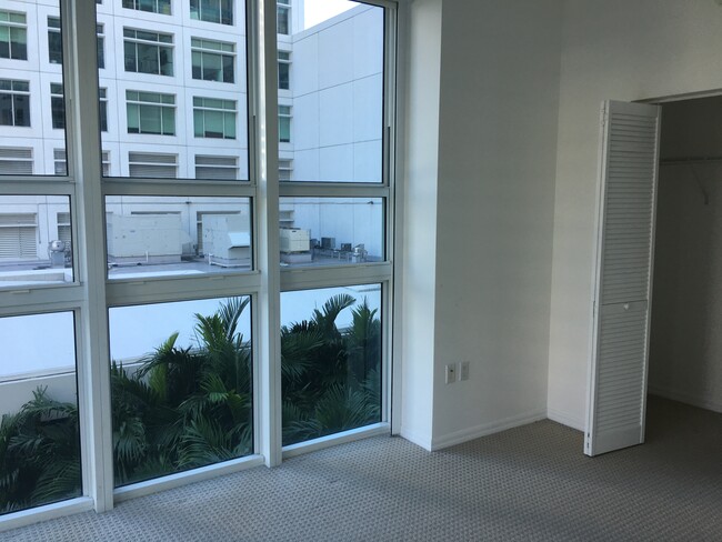 property at 950 Brickell Bay Dr