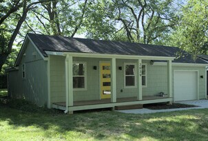 2039 Rhode Island St in Lawrence, KS - Building Photo