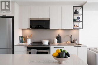 740-740 Dupont St in Toronto, ON - Building Photo - Building Photo