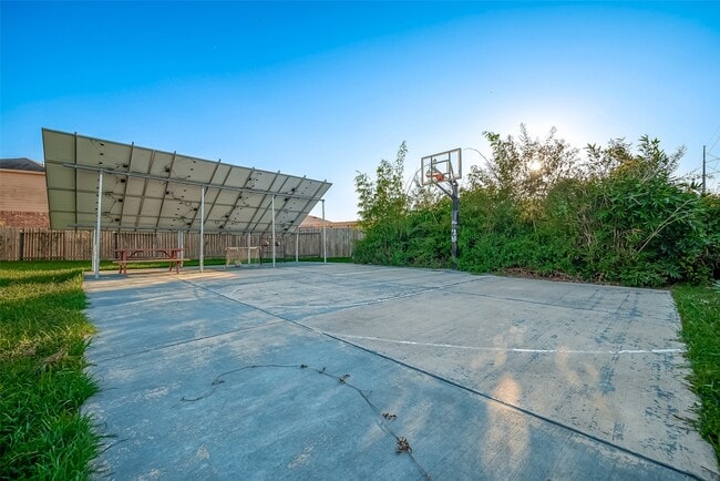 346 Apache Field Ln