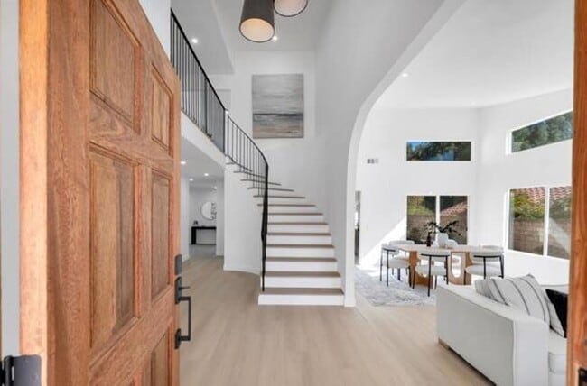 2512 Kensington Ave in Thousand Oaks, CA - Building Photo - Building Photo
