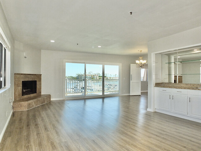 2872 Coast Cir in Huntington Beach, CA - Building Photo - Building Photo