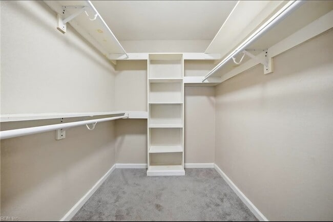 513 Peak Ct in Virginia Beach, VA - Foto de edificio - Building Photo