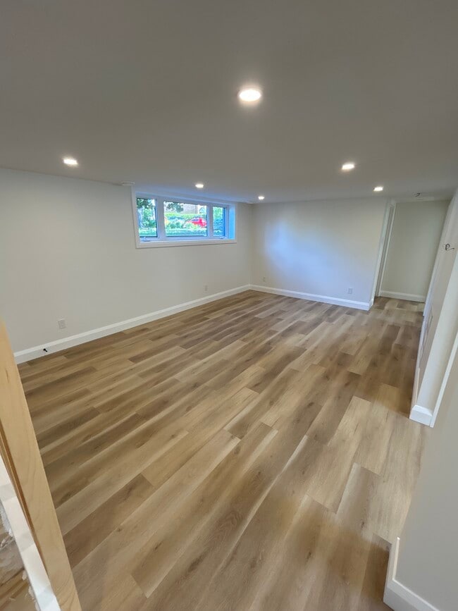 1100 Richard Av in Ottawa, ON - Building Photo - Building Photo