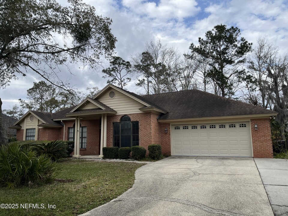 1826 Castille Dr in Orange Park, FL - Building Photo