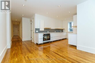 302 Sumach St in Toronto, ON - Building Photo - Building Photo