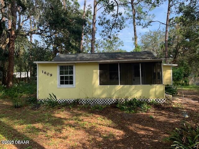 property at 1609 Selma Ave