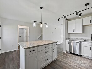 3201 Decapolis Dr in Charlotte, NC - Building Photo - Building Photo