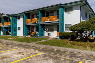 Stardust in Jacksonville, FL - Foto de edificio - Building Photo