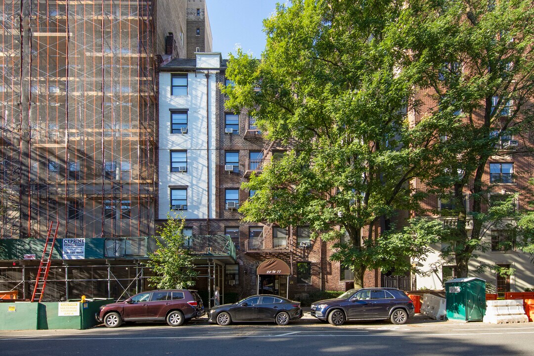22 W 77th St in New York, NY - Foto de edificio