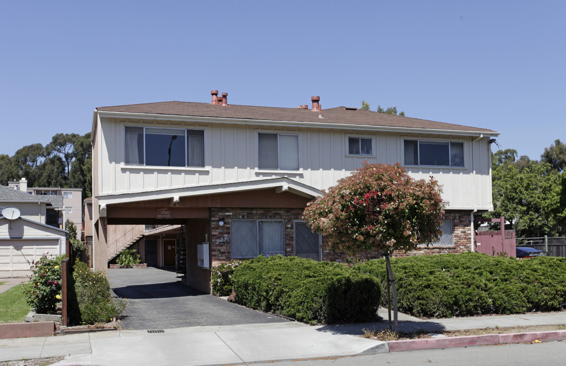 224 Callan Ave in San Leandro, CA - Building Photo