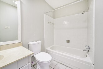 7059 Chasewood Dr in Missouri City, TX - Building Photo - Building Photo