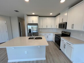 5066 Rain Shadow Dr in St. Cloud, FL - Building Photo - Building Photo
