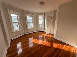 40 Temple St, Unit 1 in Somerville, MA - Building Photo - Building Photo