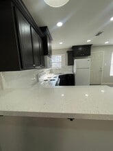 404 E 2nd St, Unit D in La Joya, TX - Building Photo - Building Photo