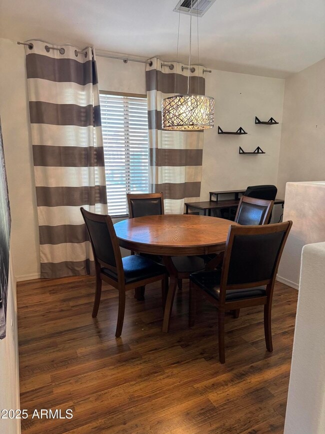 property at 2725 E Mine Creek Rd