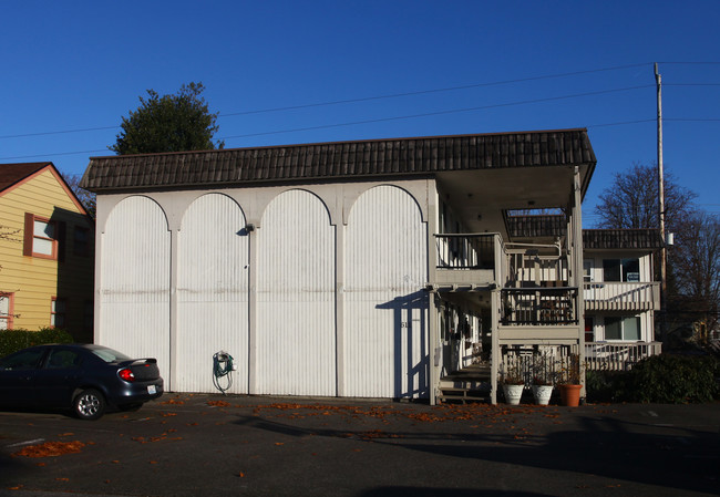 Villa Dene Apartments in Tacoma, WA - Building Photo - Building Photo