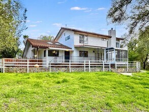6489 Rainbow Heights Rd in Fallbrook, CA - Building Photo - Building Photo