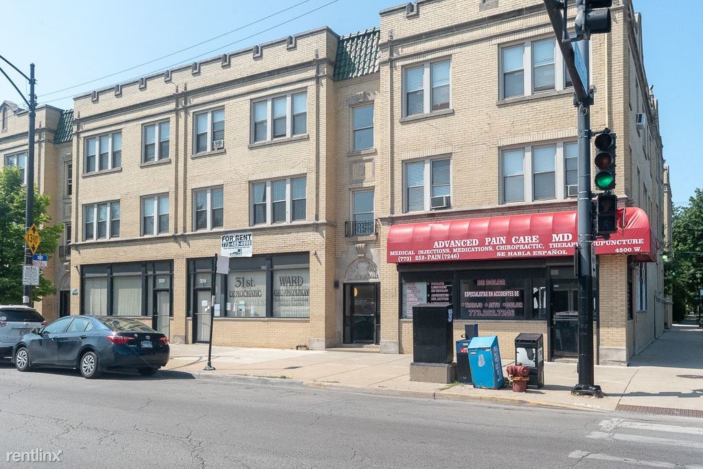 4502 W Fullerton Ave-Unit -Unit 2 in Chicago, IL - Building Photo