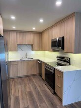 2447 Beachwood Dr-Unit -8 in Los Angeles, CA - Building Photo - Building Photo