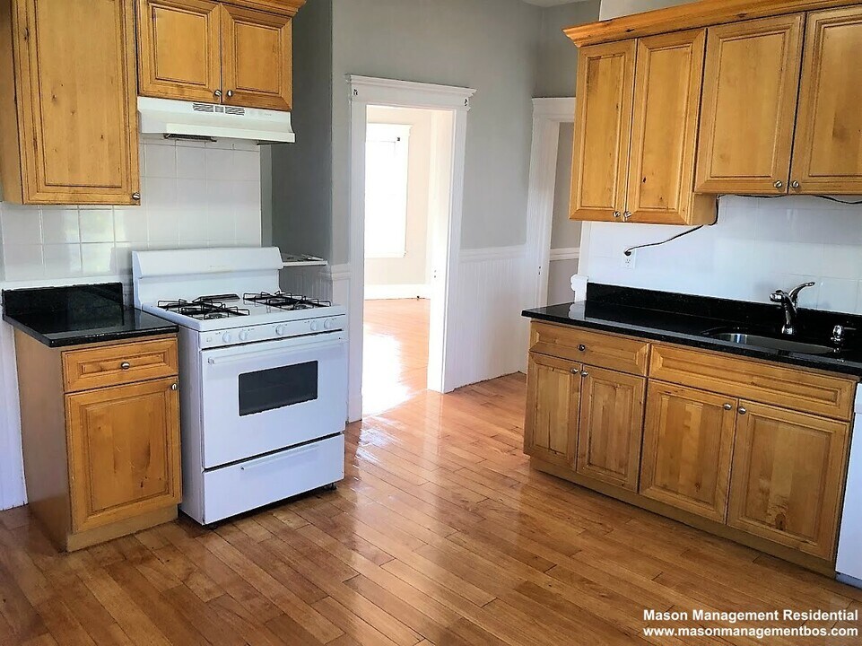 19 Arden St, Unit 2 in Boston, MA - Building Photo
