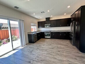 70 Mountainside Wy in Hayward, CA - Building Photo - Building Photo