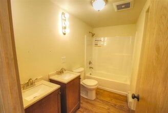 1738 Alaska Way in Fairbanks, AK - Building Photo - Building Photo