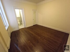 WEST 86 STREET in New York, NY - Building Photo - Building Photo