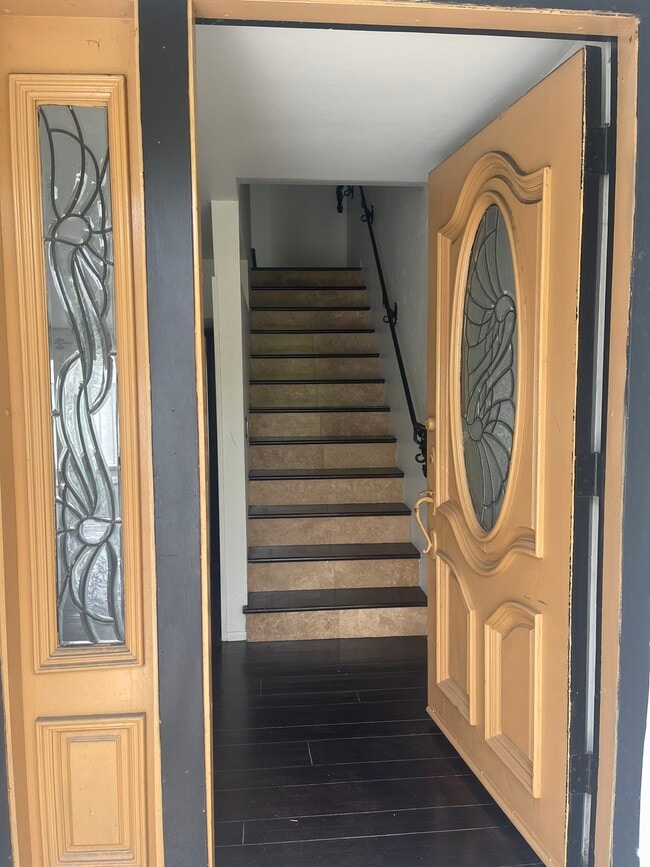 4312 Spindrift Way in Newport Beach, CA - Foto de edificio - Building Photo