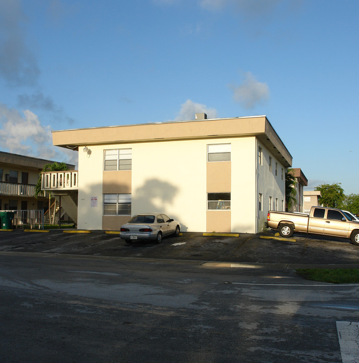 3661 SW 59 Terr in Fort Lauderdale, FL - Building Photo