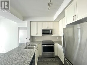 1050 Main St E in Milton, ON - Building Photo - Building Photo