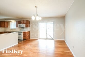 2090 Avon Dr in Florissant, MO - Building Photo - Building Photo