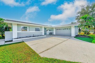 7195 Augusta Blvd in Seminole, FL - Building Photo