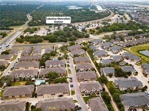 13800 Lyndhurst St in Austin, TX - Building Photo - Building Photo
