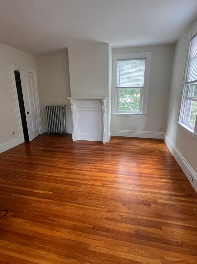 52 Pleasant St, Unit #2 in Lexington, MA - Foto de edificio - Building Photo