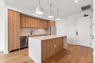 84 East Ave, Unit 1202 in Austin, TX - Building Photo - Building Photo