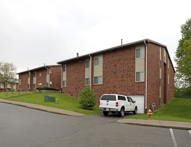 Rolling Woods in North Versailles, PA - Building Photo - Building Photo