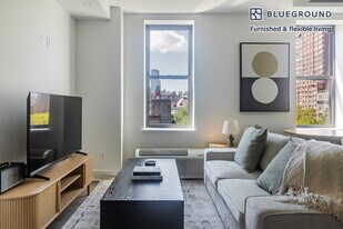 45 W 81st St in New York, NY - Building Photo