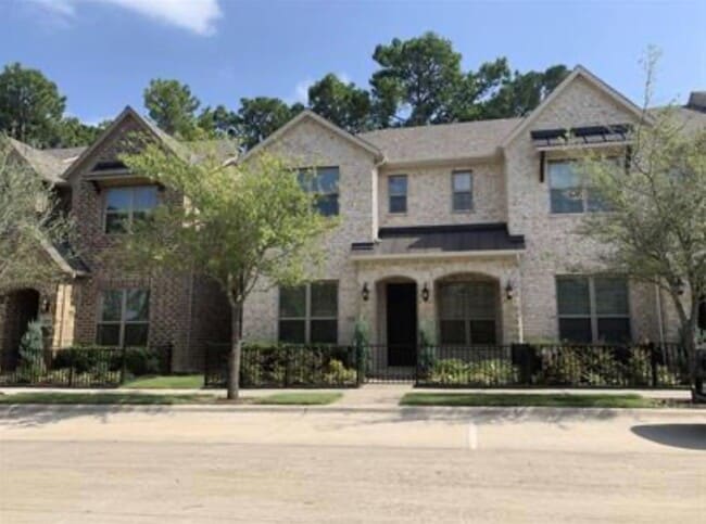 property at 2221 Zenith Ave