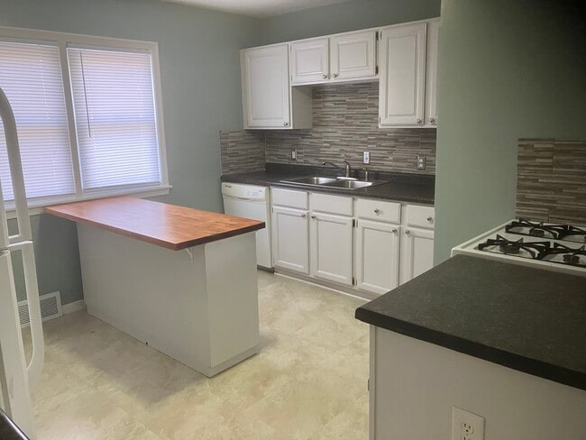 57 Logan Ave W in West St. Paul, MN - Building Photo - Building Photo