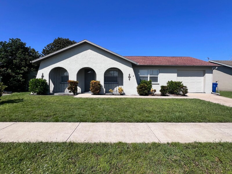 4317 Chipmunk Dr in New Port Richey, FL - Foto de edificio