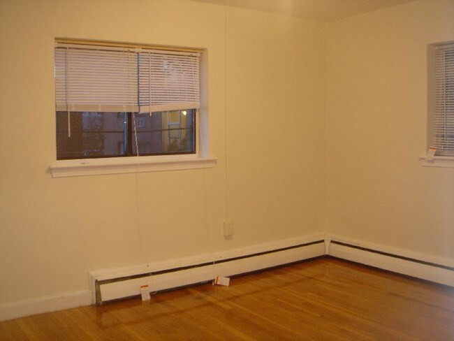 2 President Terrace in Boston, MA - Foto de edificio - Building Photo