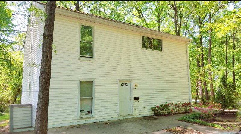 1421 Bogart St in Greensboro, NC - Foto de edificio