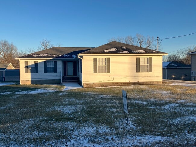 property at 916 N Frederick St