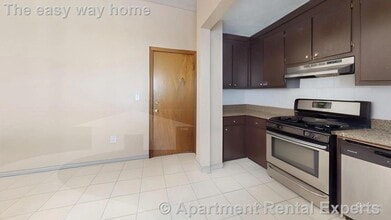 240 School St in Somerville, MA - Foto de edificio - Building Photo